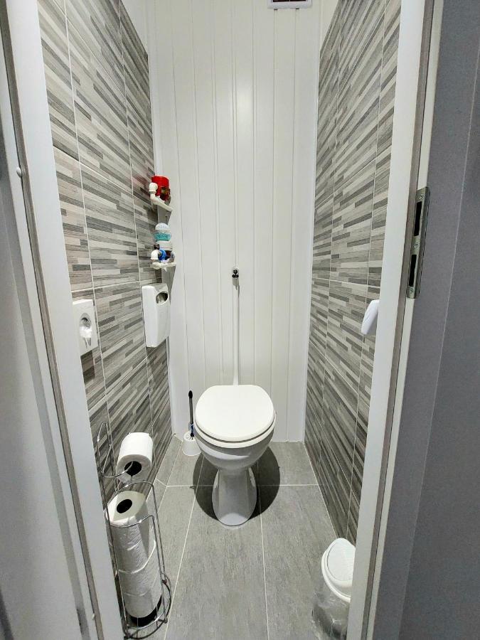 Aweshome City Apartment - 3 Bedrooms And Free Parking Debrecen Exterior photo