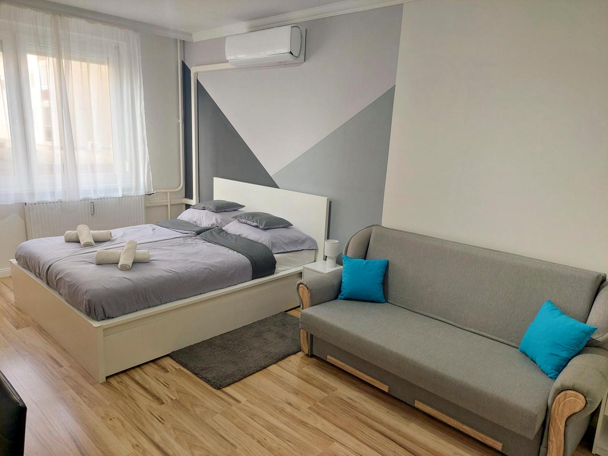 Aweshome City Apartment - 3 Bedrooms And Free Parking Debrecen Exterior photo