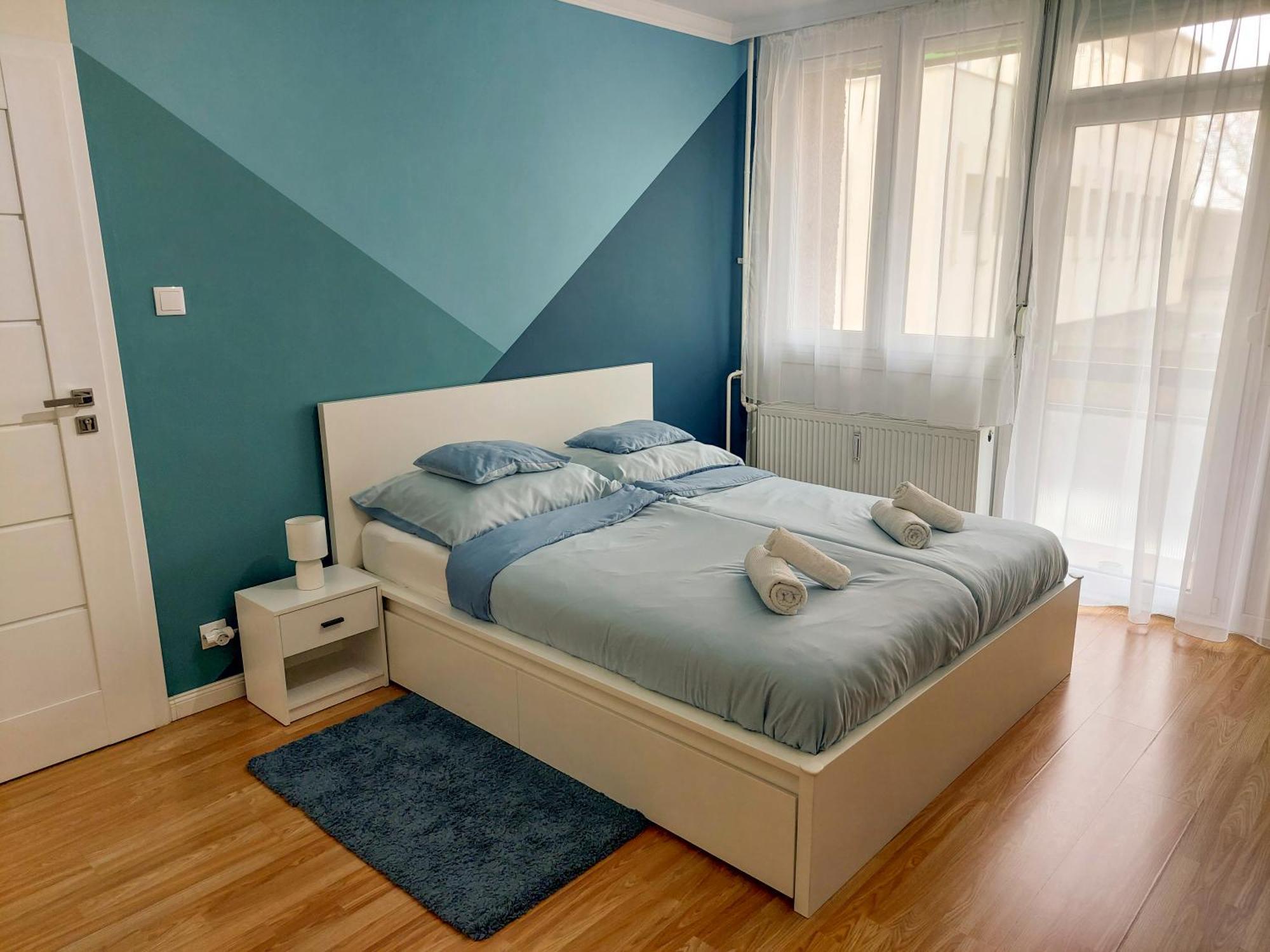 Aweshome City Apartment - 3 Bedrooms And Free Parking Debrecen Exterior photo