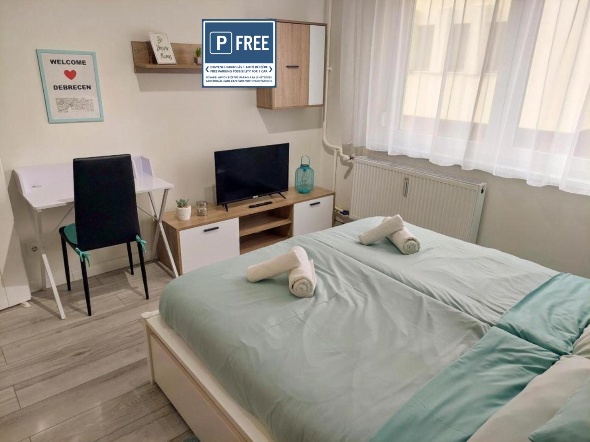 Aweshome City Apartment - 3 Bedrooms And Free Parking Debrecen Exterior photo
